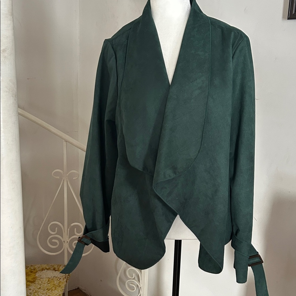NWOT, beautiful dark green jacket for out on the town, dress up or down